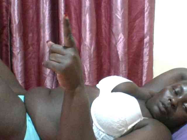 Blackbeauty001 Live Webcam on BongaCams