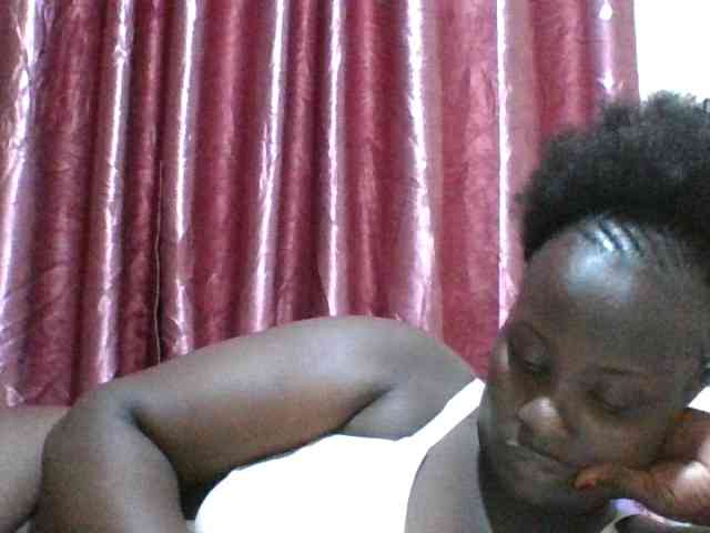 Blackbeauty001 Live Webcam on BongaCams