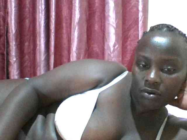 Blackbeauty001 Live Webcam on BongaCams