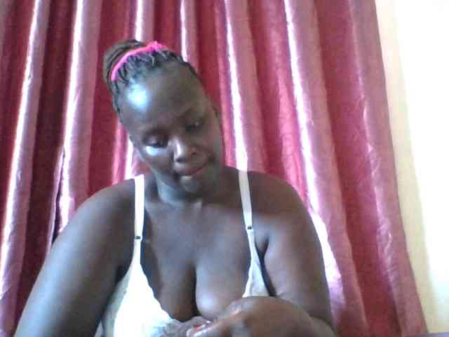 Blackbeauty001 Live Webcam on BongaCams