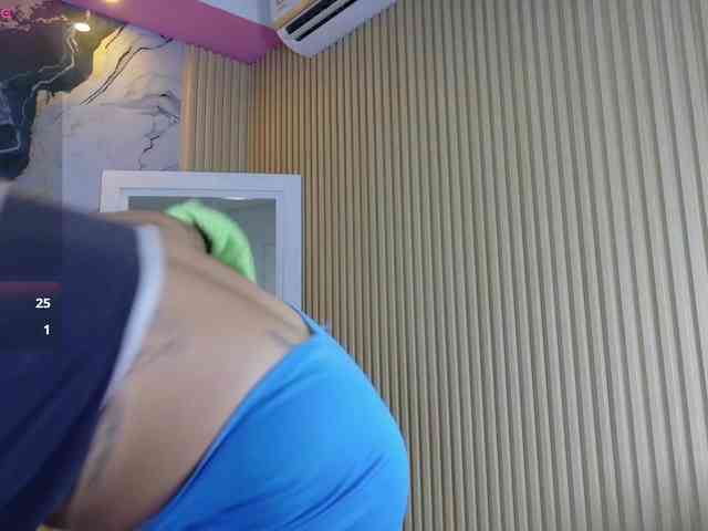 Beautifultattoogirl webcam