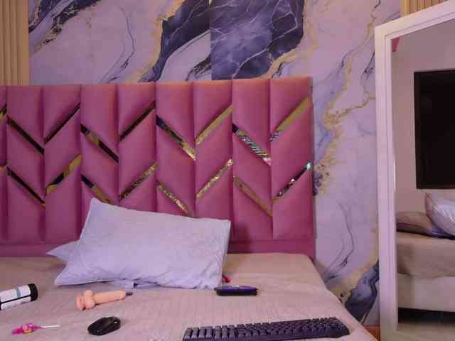 Beautifultattoogirl webcam