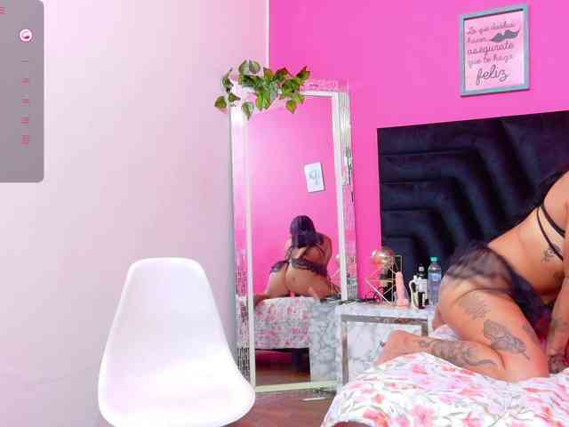 Beautifultattoogirl webcam