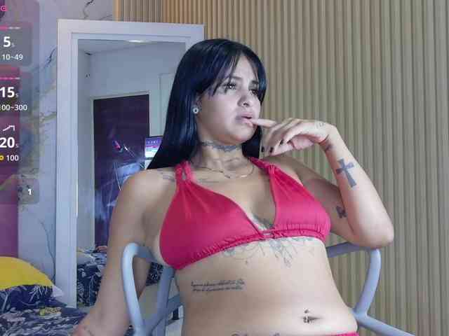 Beautifultattoogirl webcam