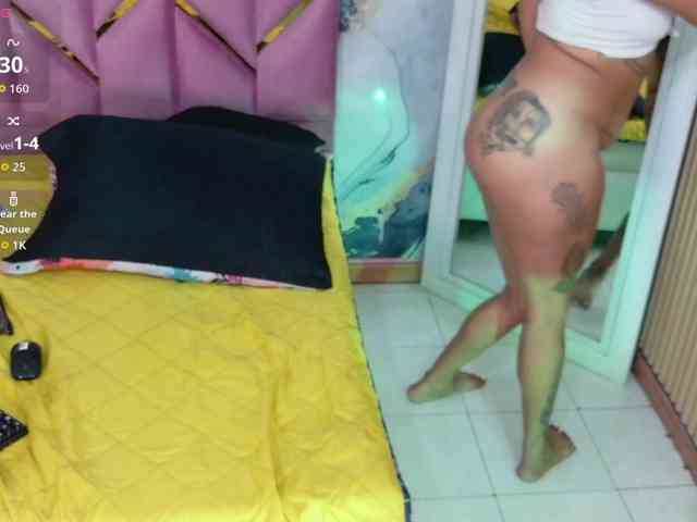 Beautifultattoogirl webcam