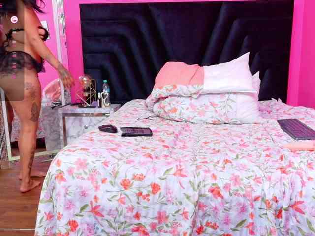 Beautifultattoogirl webcam