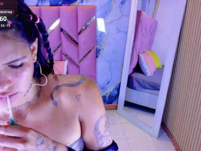 Beautifultattoogirl webcam