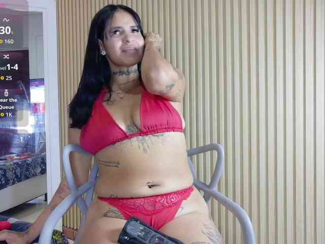 Beautifultattoogirl webcam