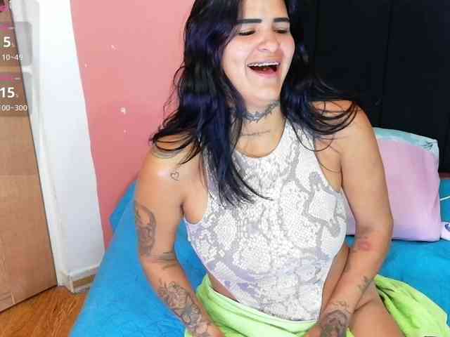 Beautifultattoogirl webcam