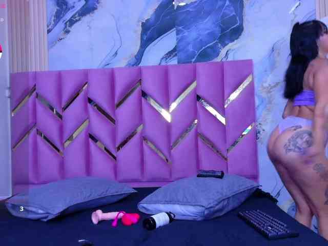 Beautifultattoogirl webcam