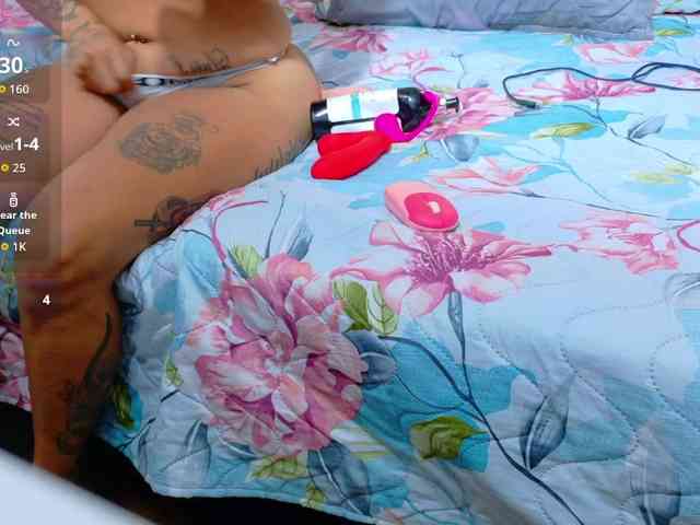 Beautifultattoogirl webcam