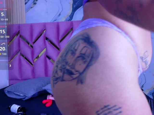 Beautifultattoogirl webcam