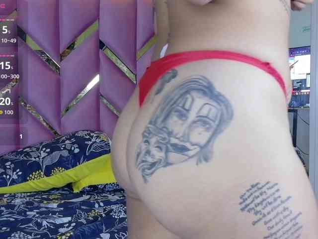 Beautifultattoogirl webcam