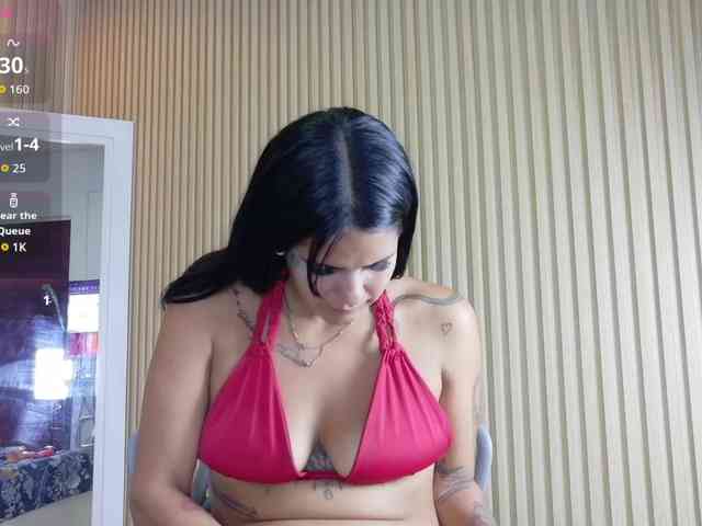 Beautifultattoogirl webcam