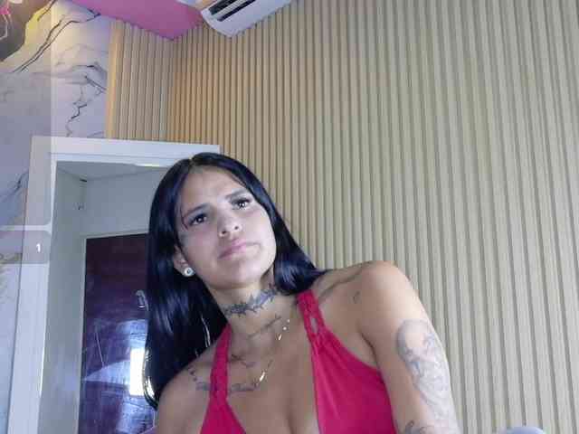 Beautifultattoogirl webcam