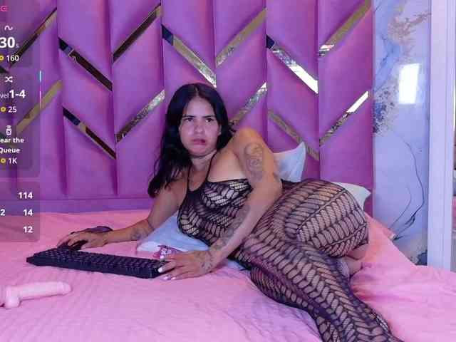 Beautifultattoogirl webcam