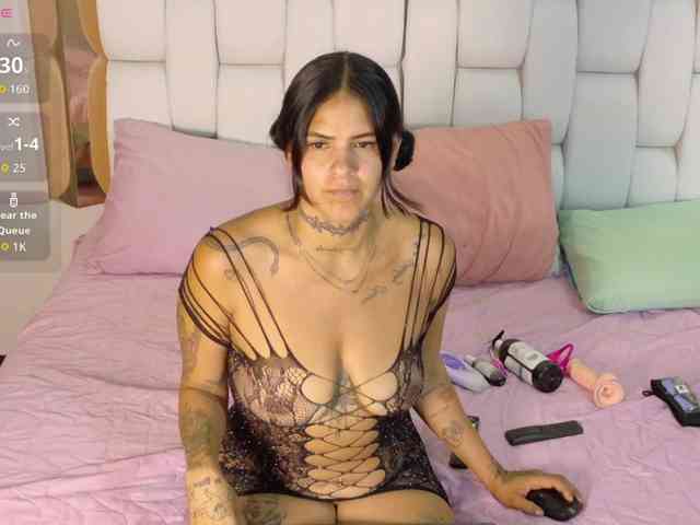 Beautifultattoog... Live Webcam on BongaCams