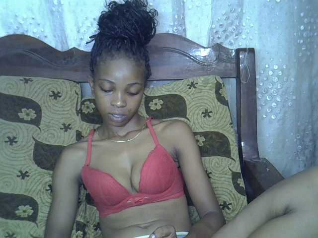 le modèle picachou est en webcam porno dans un show sur le site bongacams, il possède les tags suivants: Ebony,Brunette,Hairy
