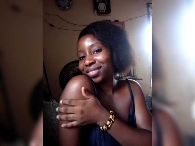 le modèle BlackBeautyy est en webcam porno dans un show sur le site bongacams, il possède les tags suivants: Ebony,Brunette,Trimmed