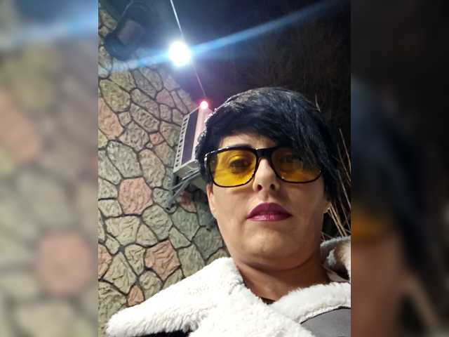 Sexiledi's BongaCams show and profile