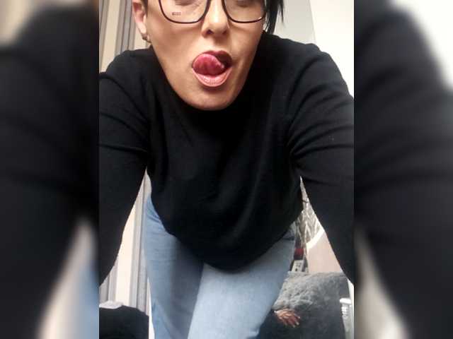 Sexiledi's BongaCams show and profile