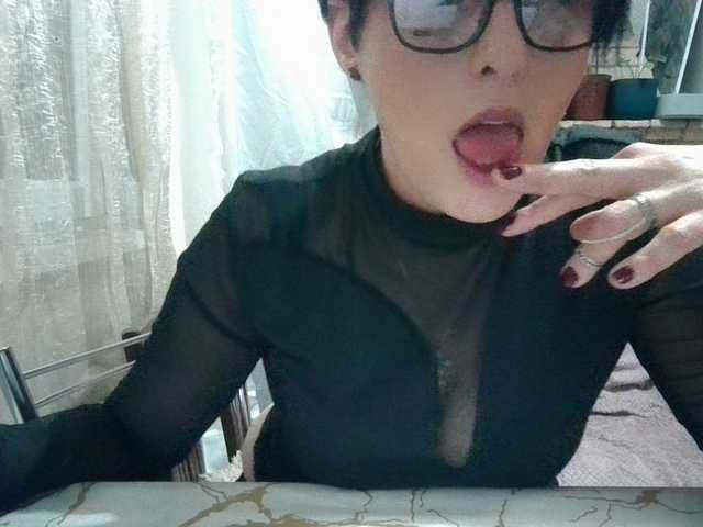 Sexiledi's BongaCams show and profile