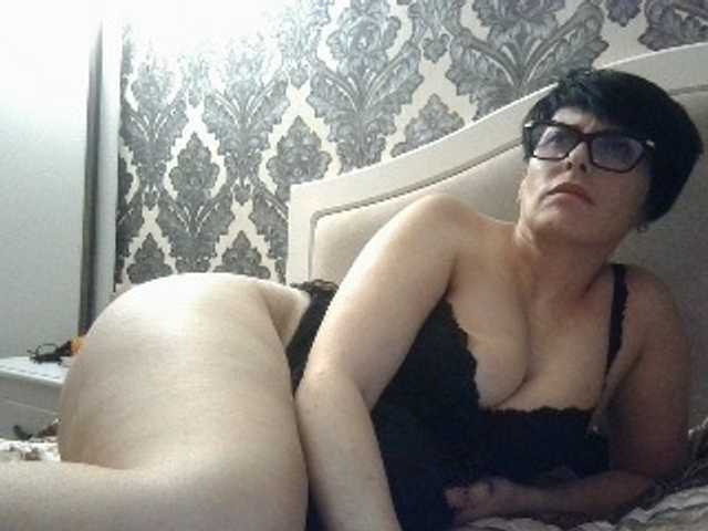 Sexiledi's BongaCams show and profile