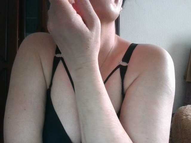 Sexiledi's BongaCams show and profile