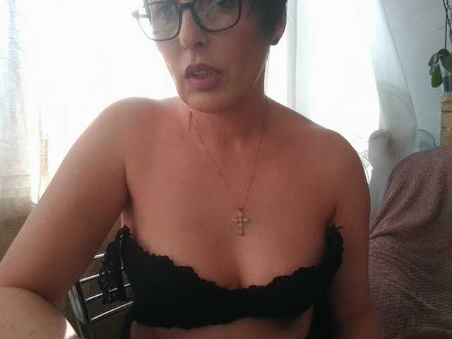 Sexiledi's BongaCams show and profile