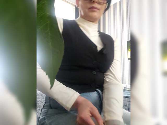 Sexiledi's BongaCams show and profile