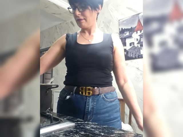 Sexiledi's BongaCams show and profile