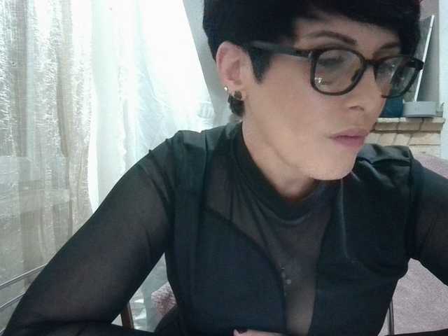 Sexiledi's BongaCams show and profile