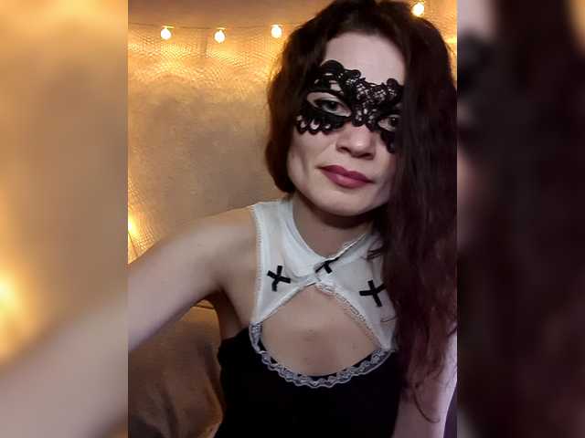 LiaSmile's BongaCams show and profile