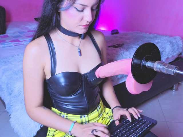 Rabbit-09's BongaCams show and profile