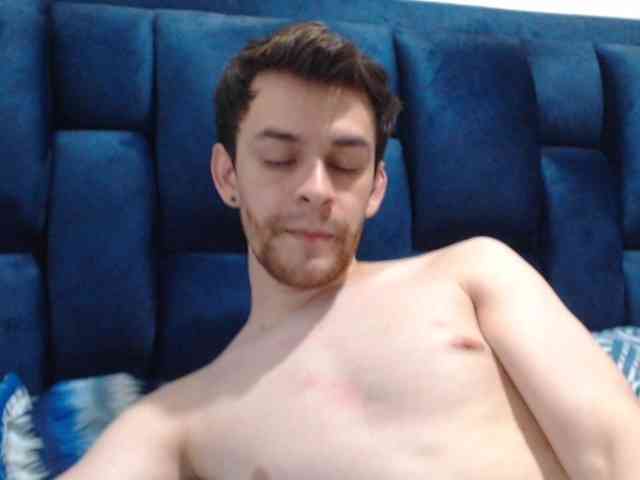 Goldenlatino1 Goldenlatino1