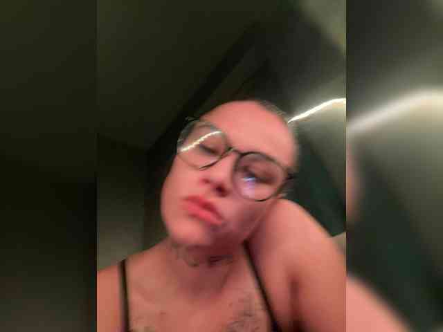 MokraPipunia04 webcam