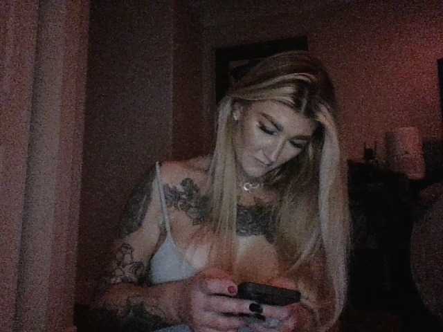Bombshell-Baddiexx