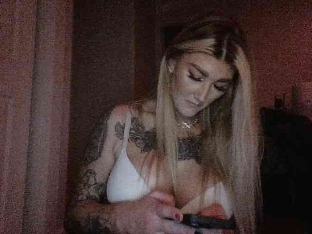 Bombshell-Baddiexx webcam