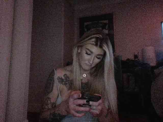 Bombshell-Baddiexx webcam