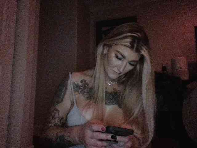 Bombshell-Baddiexx webcam