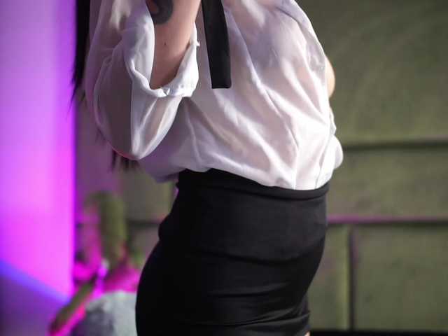 BlairLevine's BongaCams show and profile