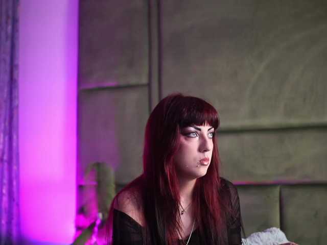 BlairLevine's BongaCams show and profile