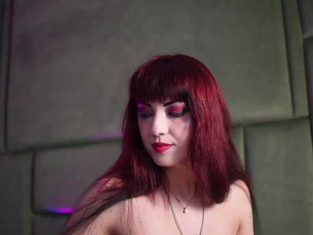 BlairLevine's BongaCams show and profile