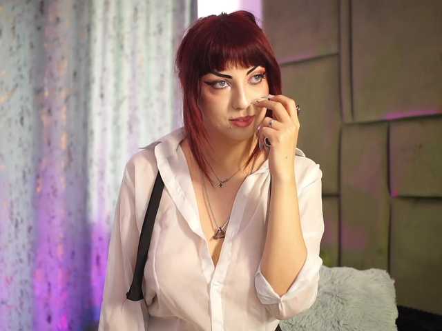 BlairLevine's BongaCams show and profile