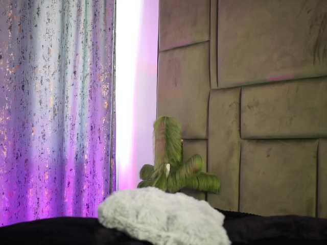 BlairLevine's BongaCams show and profile