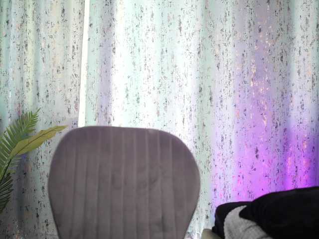 BlairLevine's BongaCams show and profile