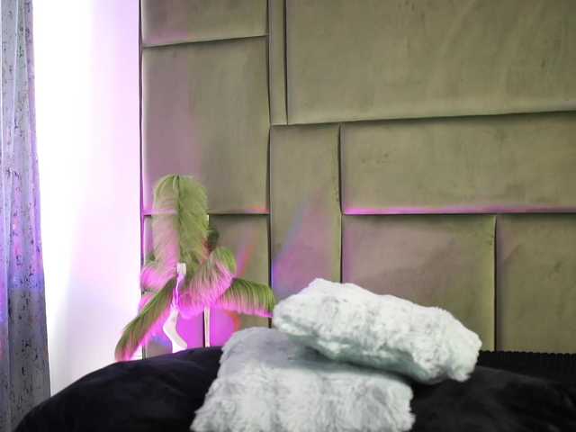 BlairLevine's BongaCams show and profile