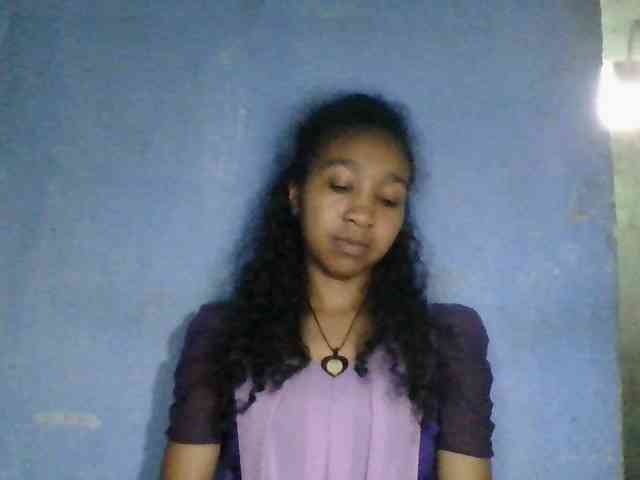 diniah22 Live Webcam on BongaCams