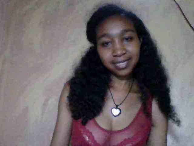 diniah22 webcam
