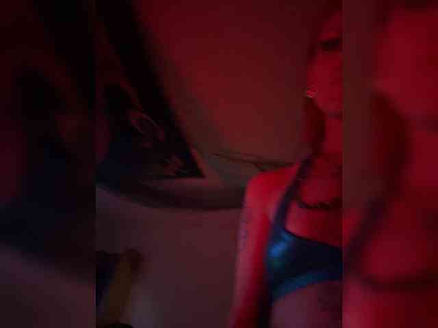 VeroniikaHostile webcam